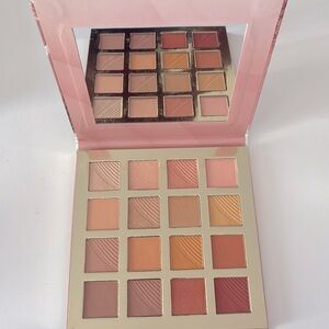 Ellen Tracy Truth or Bare Eyeshadow Palette